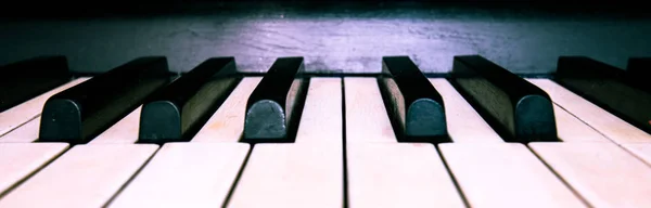 Teclas del piano viejo — Foto de Stock