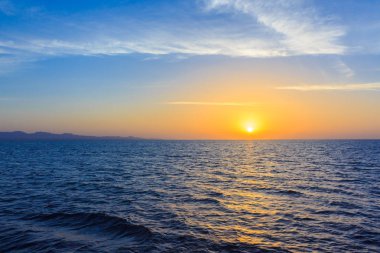 Sunrise Gubal Boğazı üzerinden