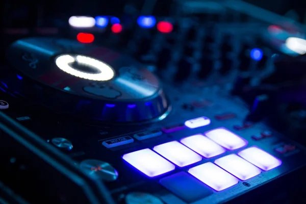 düğme mixtable dj gece kulübü 