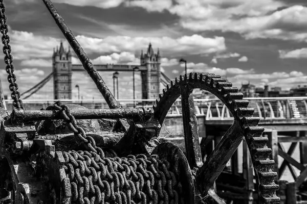 Londra brighe siyah ve beyaz