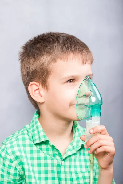 Boy Hold Mask Nebulizer — Stock Photo, Image