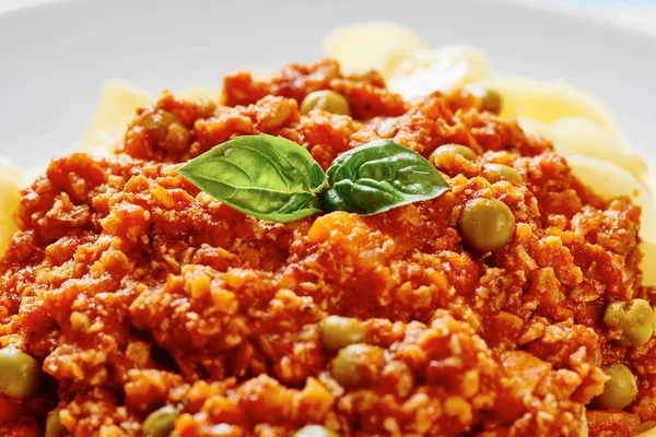 Bolognese soslu makarna tagliatelle yakın çekim