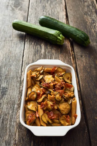 Kepekli makarna kabak yemek pişirme beyaz ile