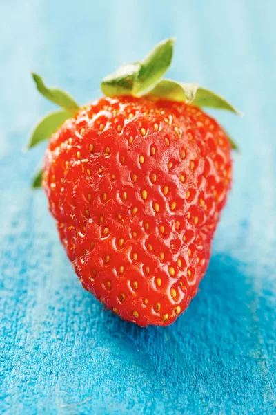 Strawberrie mavi ahşap tablo