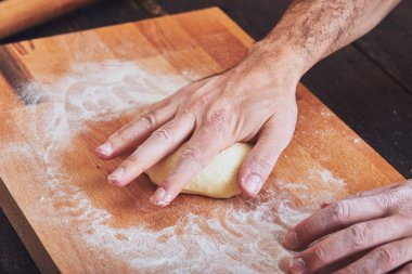 El yapımı makarna yapma