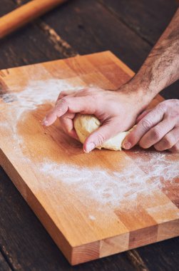 El yapımı makarna yapma