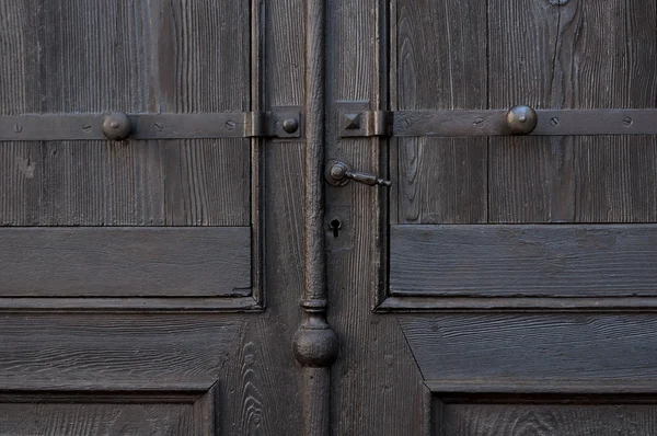 Houten deur met DEURHENDEL en sleutelgat — Stockfoto