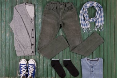 giysiler bir dizi bir çocuk için