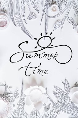 Yaz. Bitkiler arka plan üzerinde el yazısı ifade.