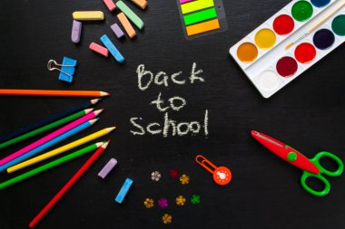 ileti örneği düz yuvarlak çerçeveli Siyah Kara tahta yatıyordu