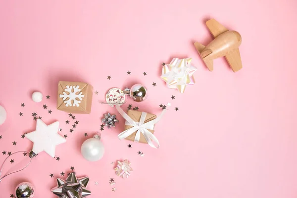 Wooden children's plane on a classic pink background — Stock Photo, Image