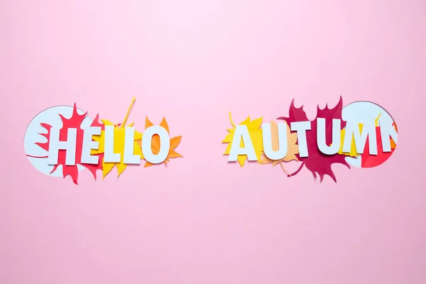 Napis Hello Autumn Liści Papieru Spadek Czerwony Pomarańczowy Żółty Spadek — Zdjęcie stockowe