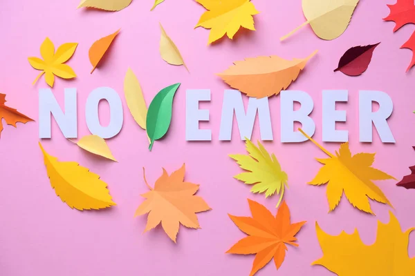 Lettering Hello Novembre Con Foglie Autunnali Rosso Arancio Giallo Sfondo — Foto Stock