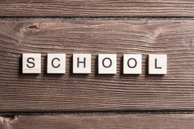 ahşap parçaları kelime okula toplanan