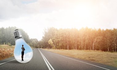 usinesswoman ampul içinde sıkışmış