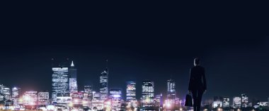 Gece city adlı arayan kadın