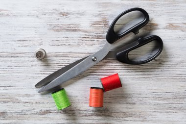 Dikiş takımı masada
