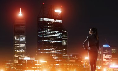 Gece city adlı arayan kadın
