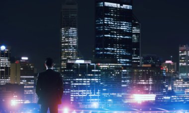 Gece parlayan city ile ilgilenen iş adamı