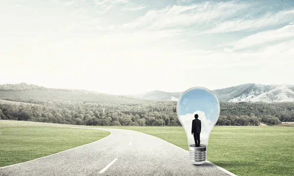 Ampulün içindeki iş adamı