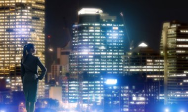 Gece city adlı arayan kadın