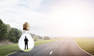 Ampulün içindeki iş adamı