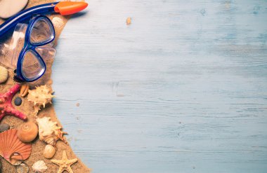 Deniz yıldızı ve kabukları ile dalış maske