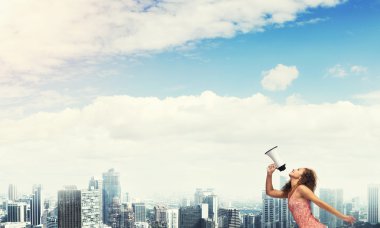 Kız çığlık hoparlör