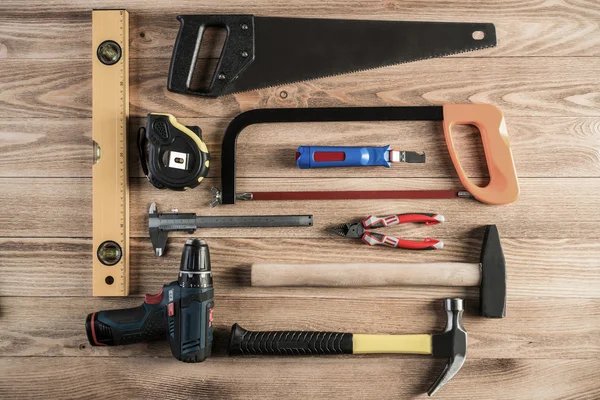 Instrumentos sobre mesa de madera — Foto de Stock