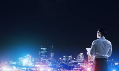 işadamı gece city adlı görünümlü çanta