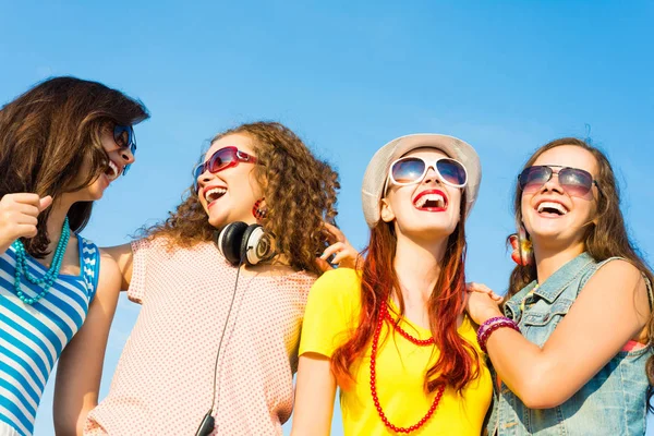 Group of happy young people — Stock Photo, Image