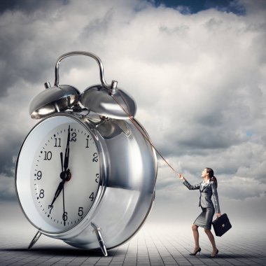 iş kadını holding çalar saat