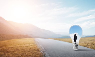 Ampulün içindeki iş adamı