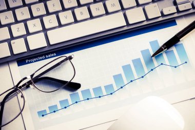 Ortalama satış raporu hazırlanıyor