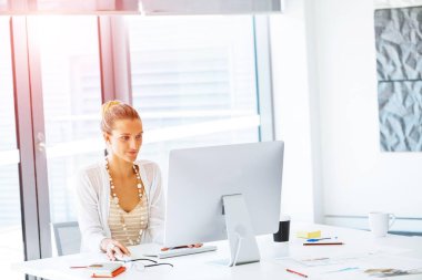 Zarif ofis çalışanı