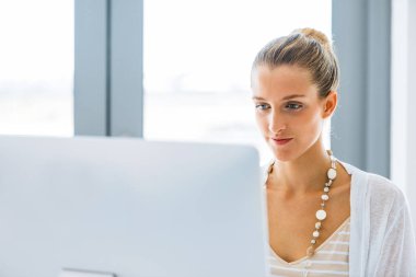 Zarif ofis çalışanı