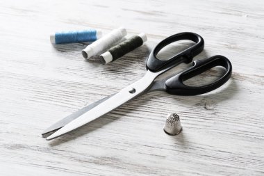 Dikiş takımı masada