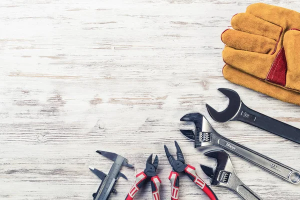 Strumenti su tavolo di legno — Foto Stock