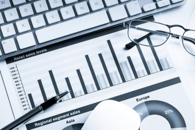 Ortalama satış raporu hazırlanıyor