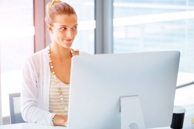 Zarif ofis çalışanı