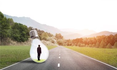 Ampulün içindeki iş adamı