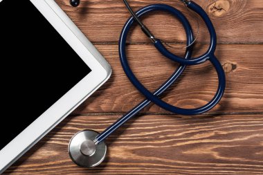 Stetoskop ve tablet pc