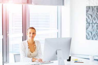 Zarif ofis çalışanı