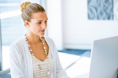 Zarif ofis çalışanı