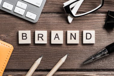 harflerle ahşap öğeleri 