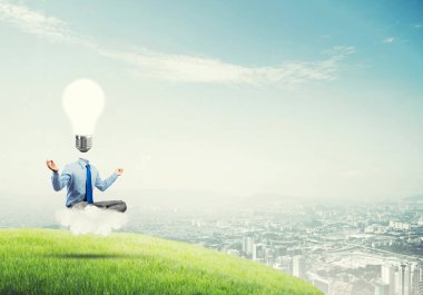 Lotus poz oturan işadamı