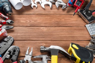 Çeşitli onarım araçları