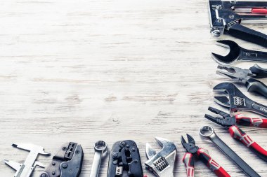 Çeşitli onarım araçları