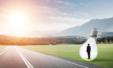 Ampulün içindeki iş adamı