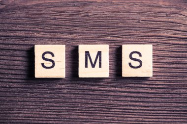 harflerle ahşap öğeleri 